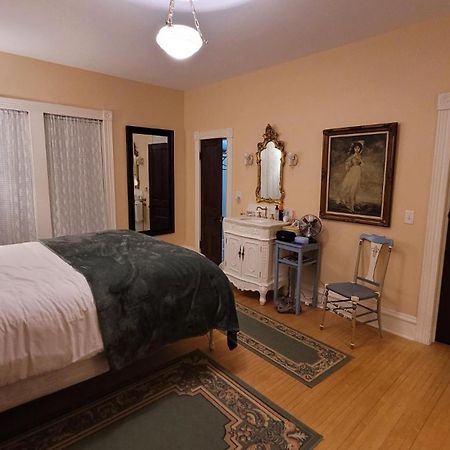 Oaklawn Inn Menomonie Eksteriør bilde