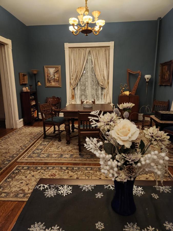 Oaklawn Inn Menomonie Eksteriør bilde