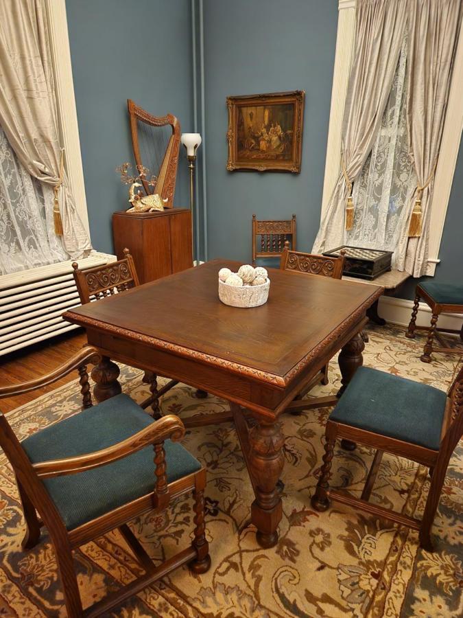 Oaklawn Inn Menomonie Eksteriør bilde