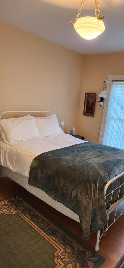 Oaklawn Inn Menomonie Eksteriør bilde